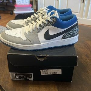 Jordan 1 low